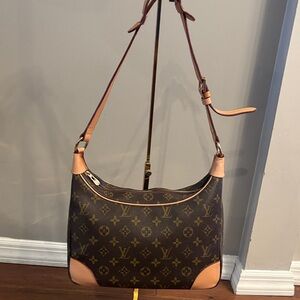 Authentic Louis Vuitton Monogram Shoulder Bag